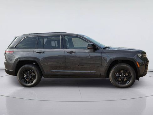 New 2026 Jeep Grand Cherokee Altitude RWD image 4