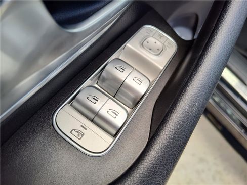 Used 2024 Mercedes-Benz GLE 450e 4MATIC image 16