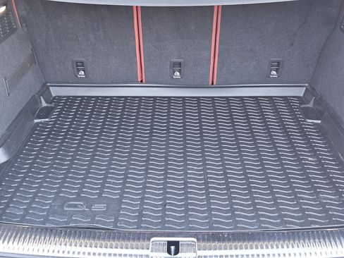 Used 2021 Audi SQ5 Prestige w/ Prestige Package image 31