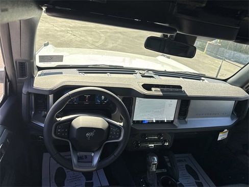 New 2025 Ford Bronco Outer Banks w/ Sasquatch Package image 14