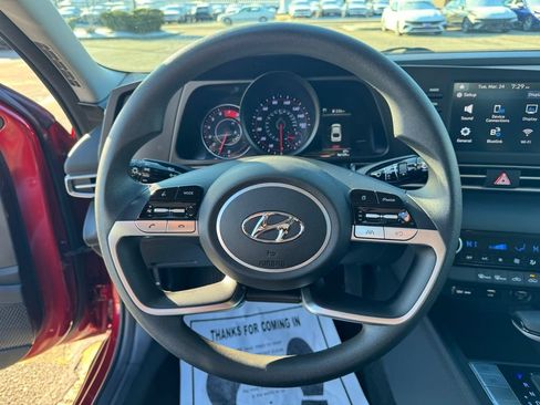 Used 2023 Hyundai Elantra SEL w/ Preferred Accessory Package FWD image 25