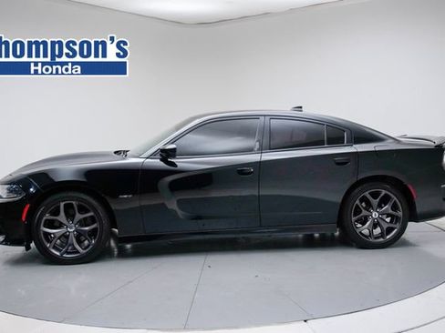 Used 2019 Dodge Charger R/T w/ Driver Confidence Group RWD image 2