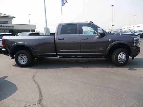 New 2026 RAM 3500 Limited image 32