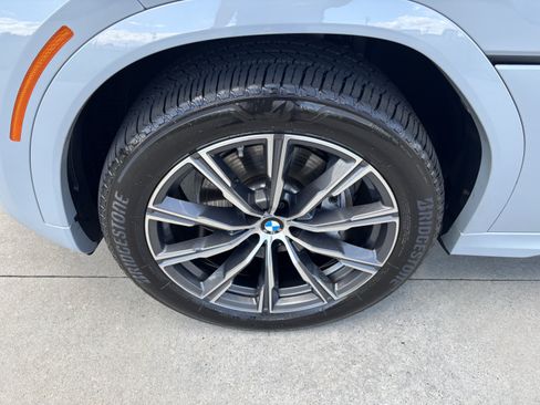 Used 2026 BMW X6 xDrive40i AWD/4WD image 13