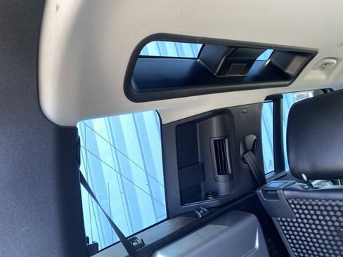 Used 2020 Land Rover Defender 110 First Edition image 41