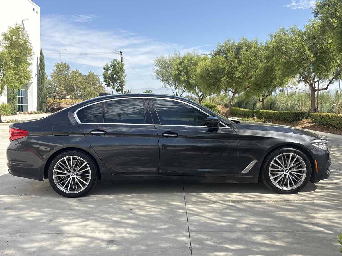 Used 2017 BMW 540i xDrive AWD/4WD image 2