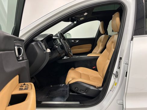 Used 2018 Volvo XC60 T6 Inscription w/ Vision Package AWD/4WD image 4