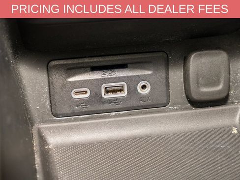 Used 2023 GMC Terrain SLT AWD/4WD image 17