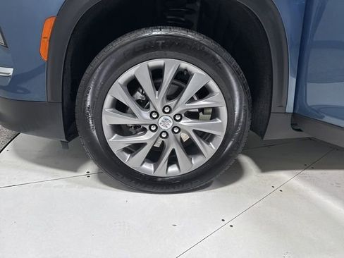 Used 2025 Buick Enclave Preferred image 8