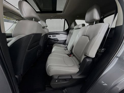 Certified 2024 Honda Pilot Touring image 23