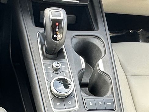 Used 2019 Cadillac XT4 Luxury w/ Cold Weather Package image 17