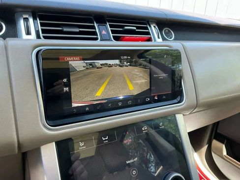 Used 2019 Land Rover Range Rover HSE image 28