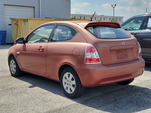 Used 2009 Hyundai Accent GS w/ Premium Pkg 3 FWD image 4