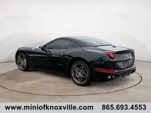 Used 2016 Ferrari California T image 5