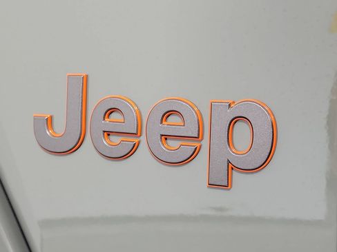 Used 2021 Jeep Gladiator Mojave w/ Trailer Tow Package AWD/4WD image 8