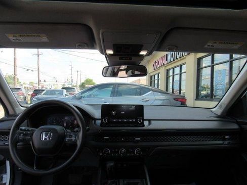 Used 2024 Honda Accord EX image 19