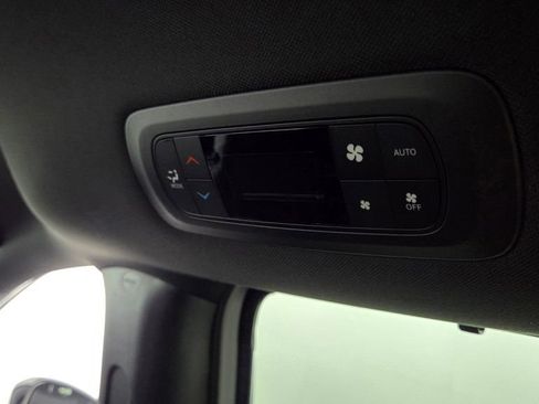 New 2025 Chrysler Pacifica Select w/ Fav Edition Package image 36