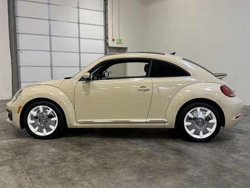 Used 2019 Volkswagen Beetle 2.0T Final Edition SEL FWD image 4