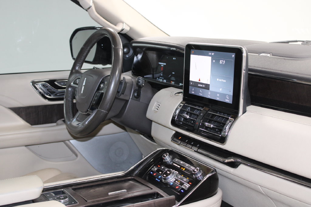 Used 2020 Lincoln Navigator L Reserve w/ Luxury Package AWD/4WD image 32