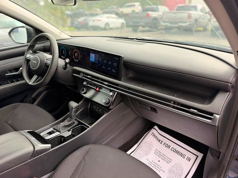 Used 2025 Hyundai Tucson SEL FWD image 13