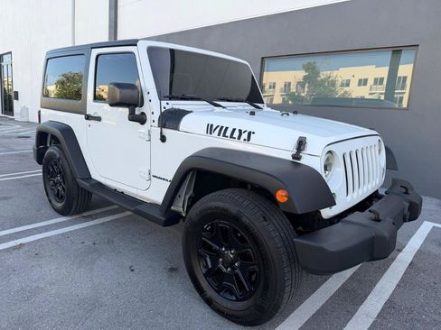 Used 2015 Jeep Wrangler Sport AWD/4WD image 3