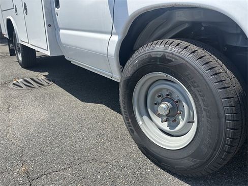 New 2024 Ford E-350 and Econoline 350 Super Duty w/ Power Windows & Locks Group image 11