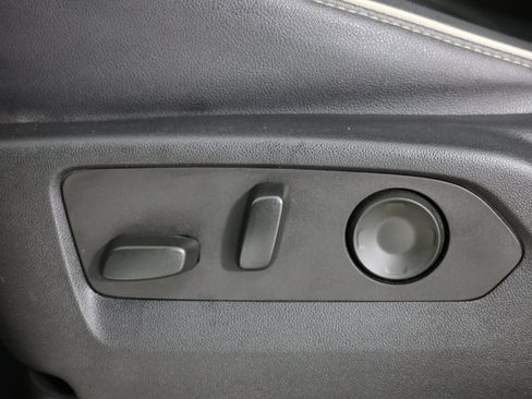 Used 2023 Chevrolet Suburban Premier w/ Advanced Technology Package image 29