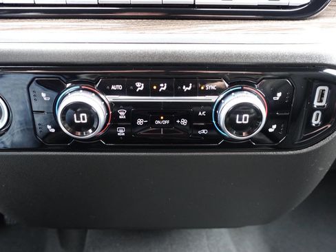 Used 2024 GMC Sierra 1500 Elevation image 45