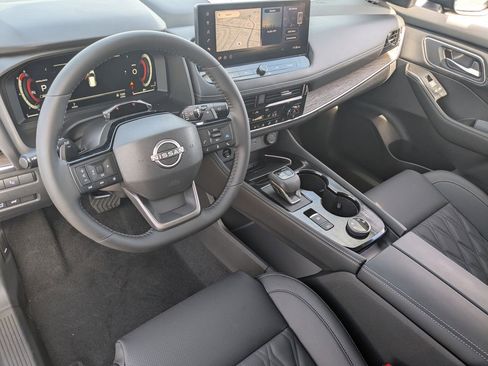 New 2026 Nissan Rogue Platinum w/ Tech Package AWD/4WD image 13