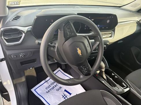 Used 2025 Chevrolet TrailBlazer LT AWD/4WD image 10