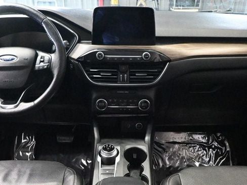 Used 2020 Ford Escape Titanium FWD image 11