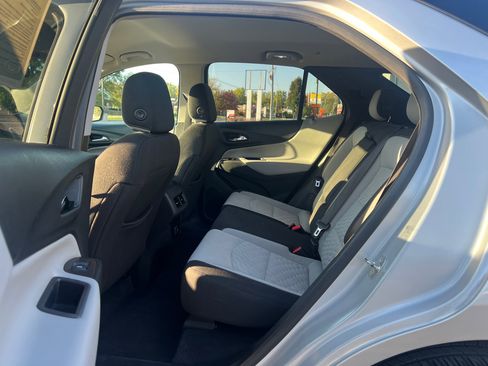 Used 2020 Chevrolet Equinox LT w/ Driver Convenience Package image 31