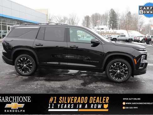 Used 2025 Chevrolet Traverse LT w/ Sun and Wheel Package image 1