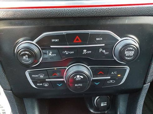 Used 2016 Dodge Charger SXT w/ AWD Premium Group image 17