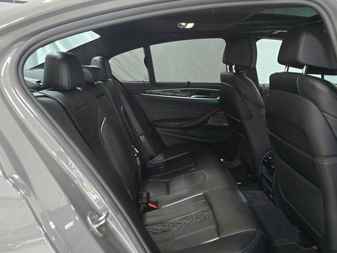 Used 2022 BMW M550i xDrive w/ Dynamic Handling Package image 12