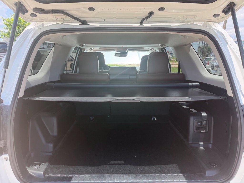 Used 2022 Toyota 4Runner Limited AWD/4WD image 19