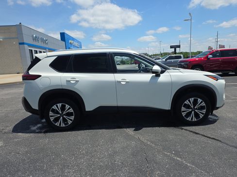 Used 2023 Nissan Rogue SV w/ SV Premium B Package AWD/4WD image 3
