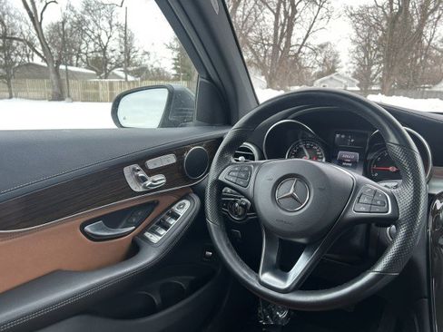 Certified 2019 Mercedes-Benz GLC 300 4MATIC image 12