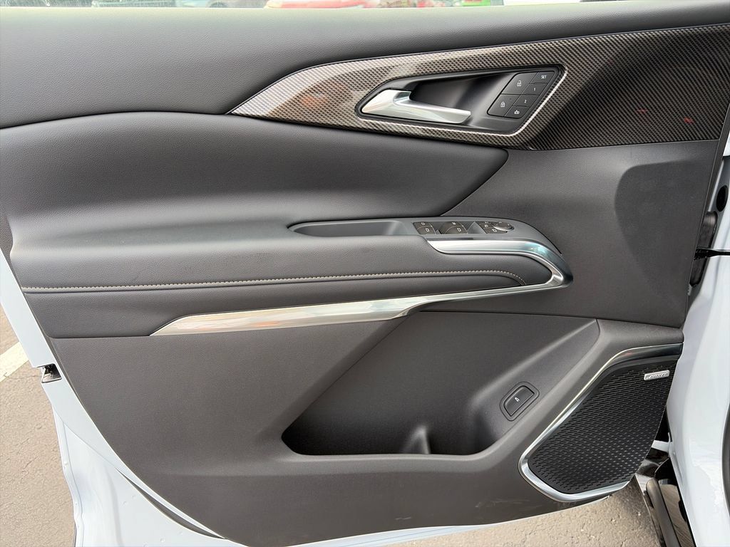 New 2026 Chevrolet Traverse High Country w/ LPO, Floor Liner Package AWD/4WD image 18