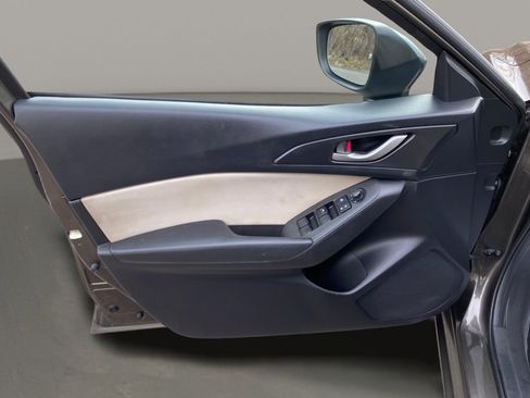 Used 2014 MAZDA MAZDA3 i SV image 19