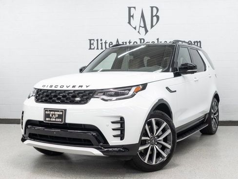 Used 2024 Land Rover Discovery Dynamic SE image 1