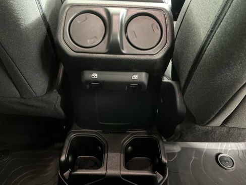 Used 2024 Jeep Wrangler Unlimited Sport AWD/4WD image 8