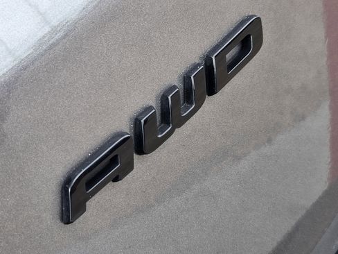 Used 2024 Ford Edge SE w/ Black Appearance Package image 8