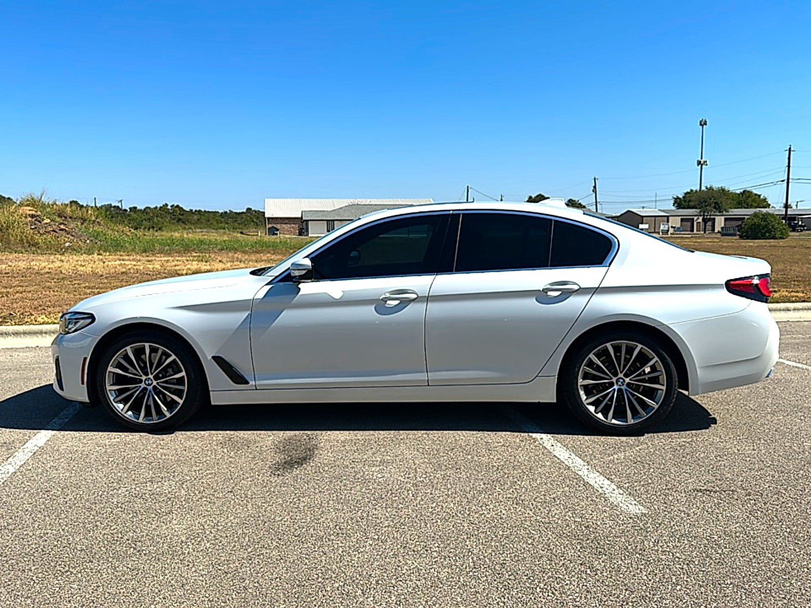 Used 2023 BMW 530i w/ Premium Package RWD image 5