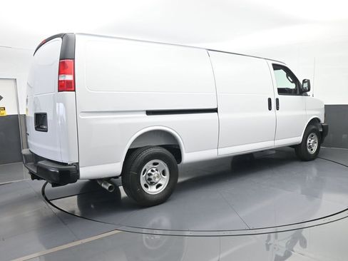 New 2026 Chevrolet Express 2500 Extended image 6