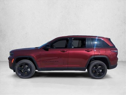 New 2025 Jeep Grand Cherokee Altitude image 4