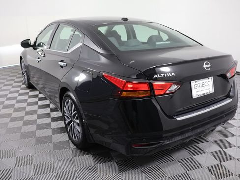 Used 2023 Nissan Altima 2.5 SV FWD image 6