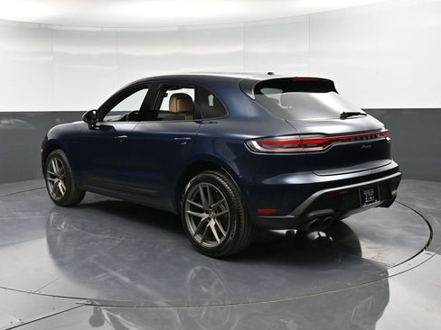 Certified 2023 Porsche Macan Turbo image 3