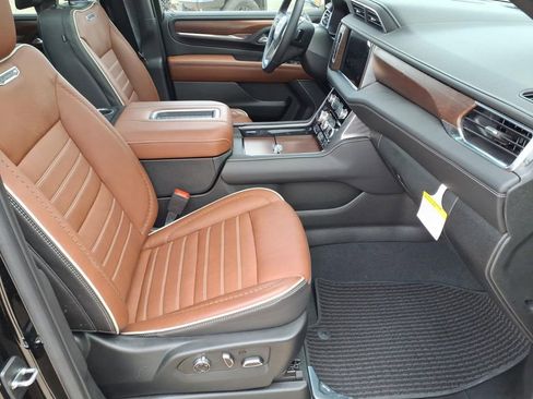 Certified 2023 GMC Yukon Denali Ultimate AWD/4WD image 17