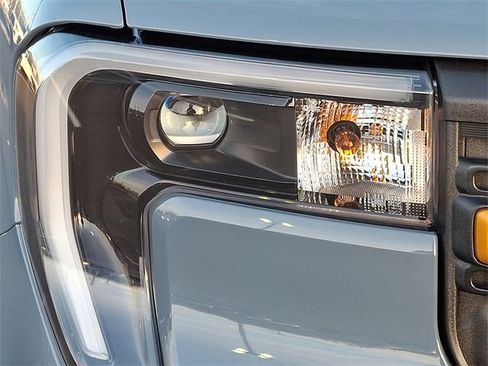 Used 2025 Ford Maverick Tremor image 9